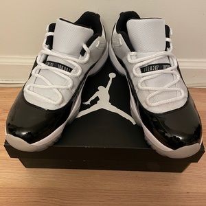 Air Jordan 11 Retro Concord Low Size 9